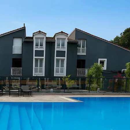 Logis Blue Garden 3*