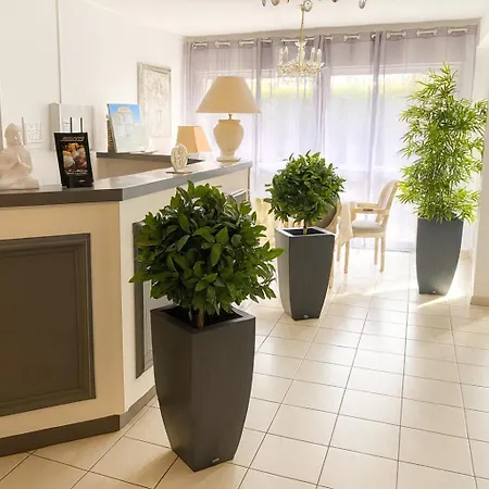 Logis Blue Garden Hotel