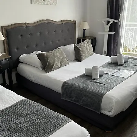 Logis Blue Garden Hotel 3*