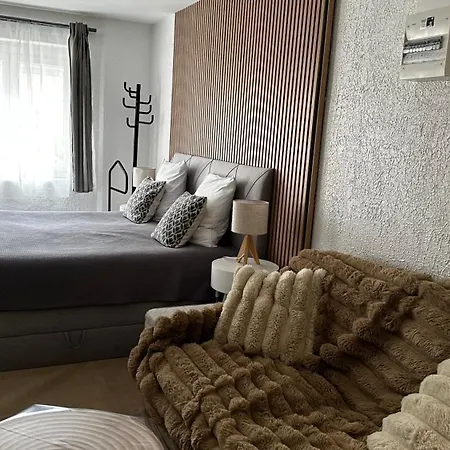 Logis Blue Garden Hotel Grandvillers