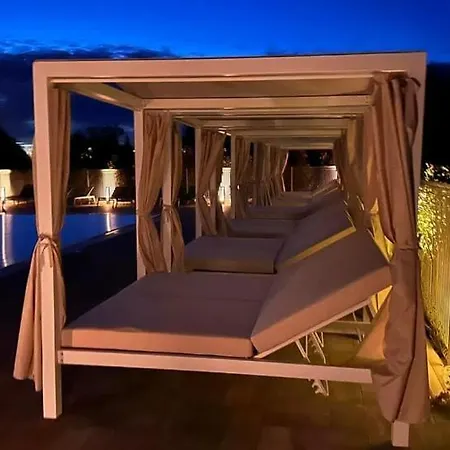 Logis Blue Garden 3*