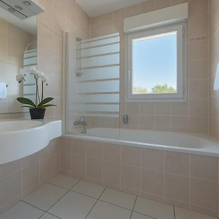 Logis Blue Garden 3*