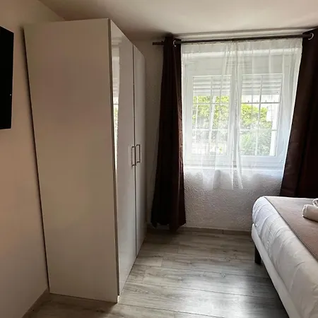 Logis Blue Garden Hotel 3*