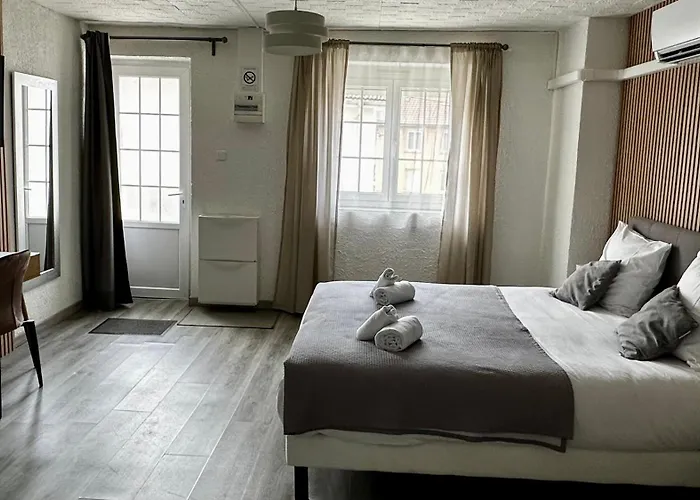 Logis Blue Garden 3*