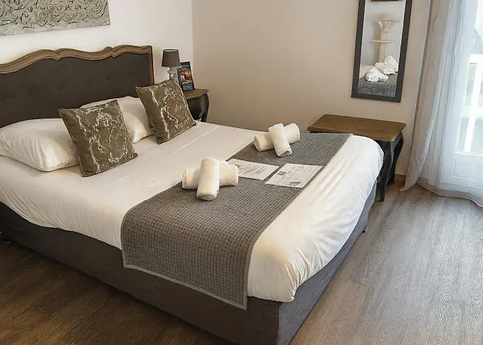 Hotel Logis Blue Garden