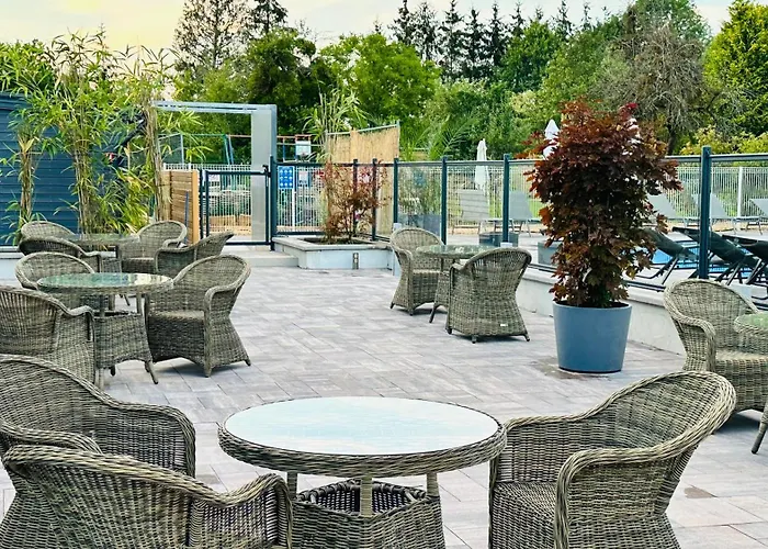 Hotel Logis Blue Garden