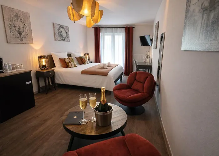 Logis Blue Garden 3*