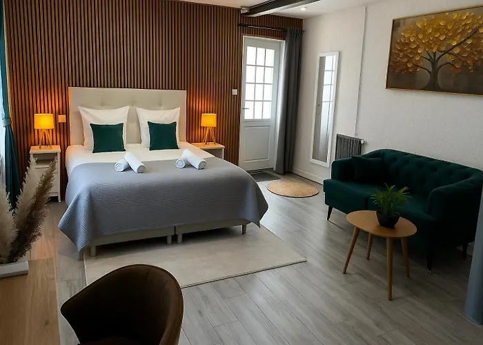 Logis Blue Garden Hotel